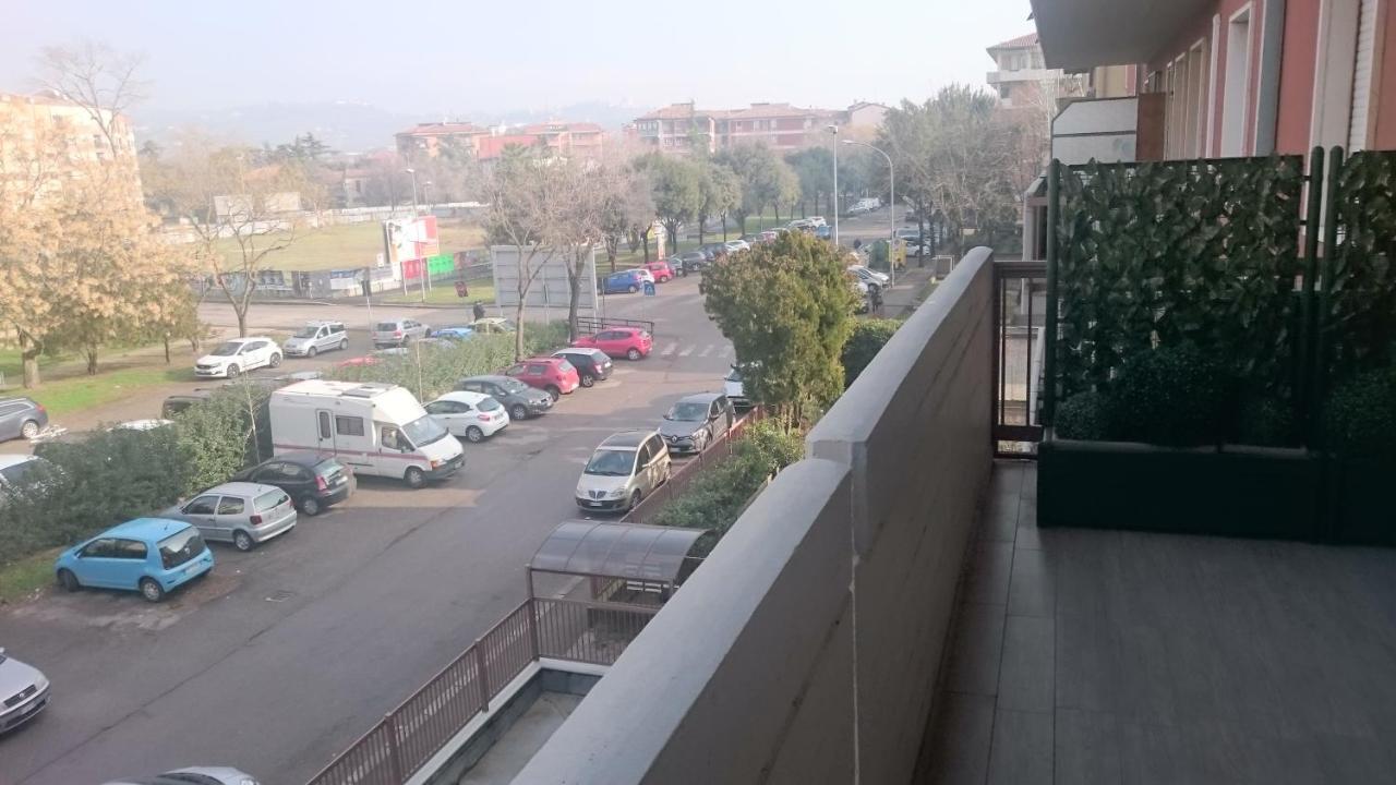 Bed And Breakfast Di Mara E Stefano Verona Rum bild